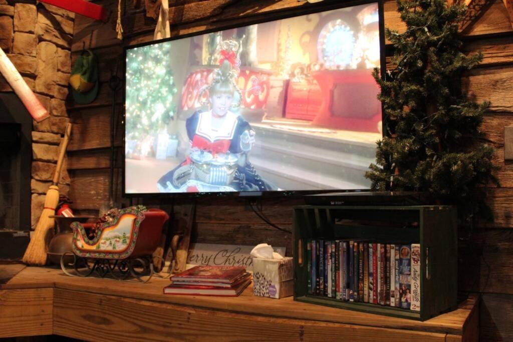 Hébergement de vacances Rural Life On A Real Christmas Tree Farm! Hallmark Experience! *